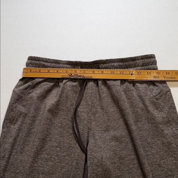Lululemon Soft Jersey Classic-Fit Mid-Rise Jogger
Style LW5GCSS - Picture 3 of 6